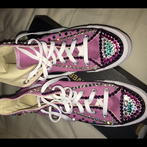 Customize Converse - Picture 2 of 4