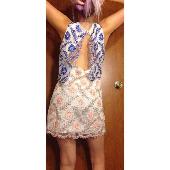 Designer Sample - Picture 2 of 3