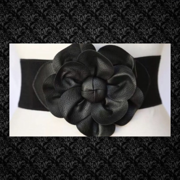 💠CLEARANCE NEW Faux Leather Flower Stretch💠💠