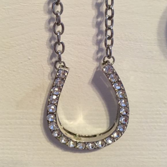 Horse shoe necklace