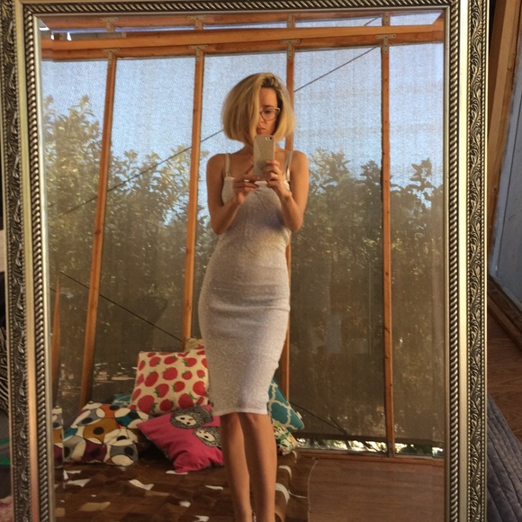 Stretchy dress with a silver glitter - Picture 3 of 4