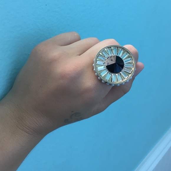 Large ring - Picture 1 of 1