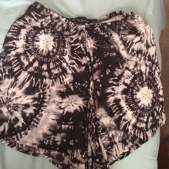 Loose shorts