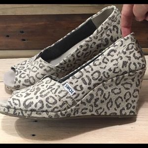Toms cheetah wedges
