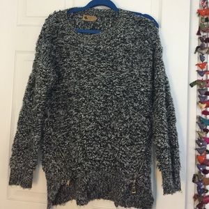 SALE 🌈💎LF fuzzy sweater w zipper