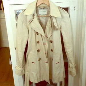 Banana Republic Jackets & Coats - Banana Republic Cream Trenchcoat Banana Republic Jackets & Coats - Banana Republic Cream Trenchcoat