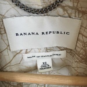 Banana Republic Jackets & Coats - Banana Republic Cream Trenchcoat Banana Republic Jackets & Coats - Banana Republic Cream Trenchcoat