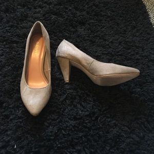 Old Navy pointed toe heels