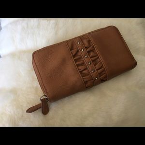 Jessica Simpson used brown wallet