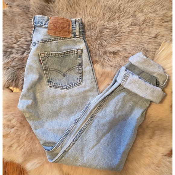 🚫SOLD🚫🎄Vintage 501 Light Wash Levi's 28🎄 - Picture 3 of 3