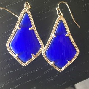 Blue teardrop Kendra Scott Earrings!