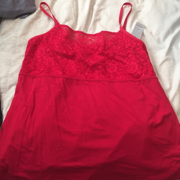 Red camisole with lace Detail