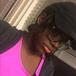 Meet your Posher, Alyssa