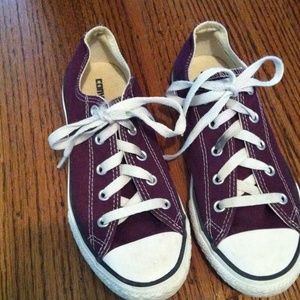 Maroon converse