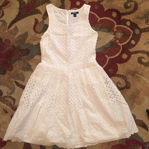 White dress ON HOLD FOR @kvasquez0901