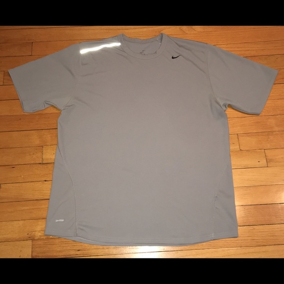 NIKE DRI FIT UV WORKOUT SHIRT