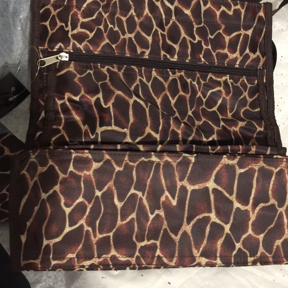 ❌SOLD❌Giraffe Tote - Picture 2 of 4