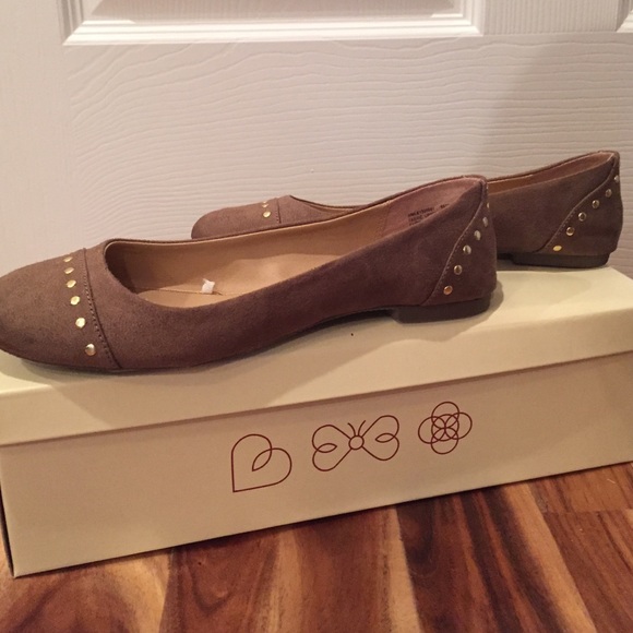 NIB l.e.i brown flats size 9