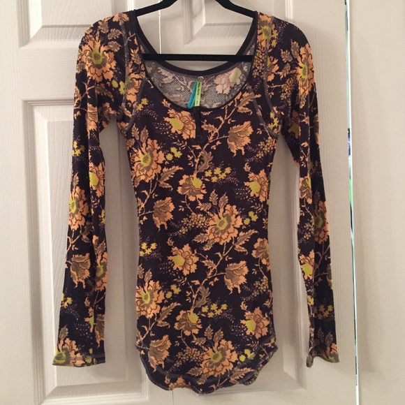 FREE PEOPLE Navy/Peach Floral Thermal Henley
