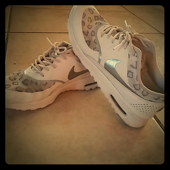 White/gray Leopard Nike Air Max