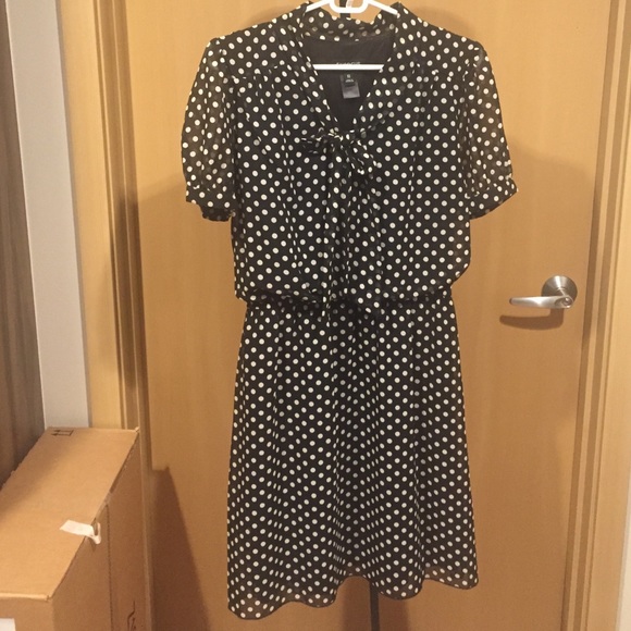Black-and-white polkadot dress size 10
