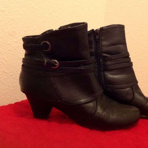 🎀Black boots -  On sale-10/31!