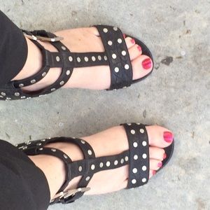 🆕 listing 😻 sexy leather studded sandals