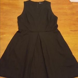GAP Black Sleeveless Dress with Pockets