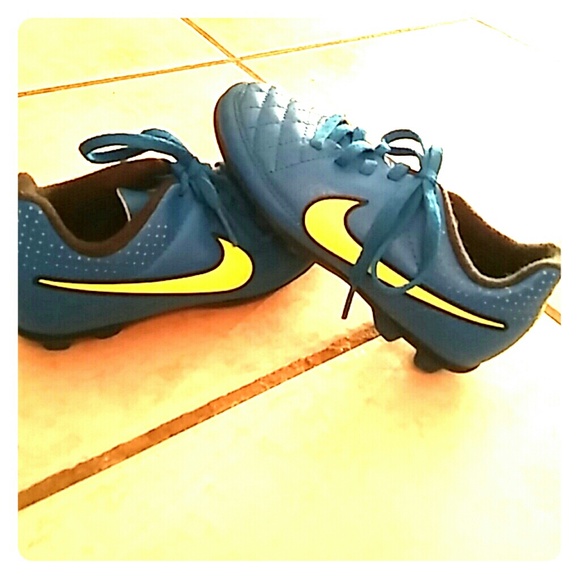 Toddler Nike cleats, sz 10