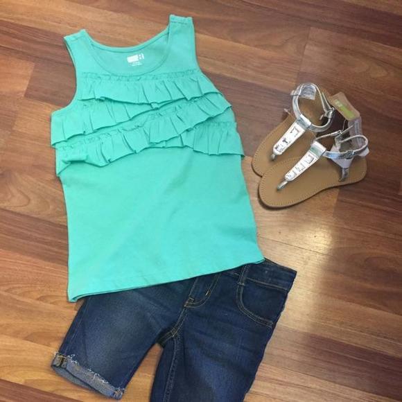 Crazy eight shirt size 5/6. Size small. Shirt only. Shorts and sandals not included.