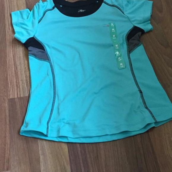 New Active T-shirt size M 7-8. Green shirt
