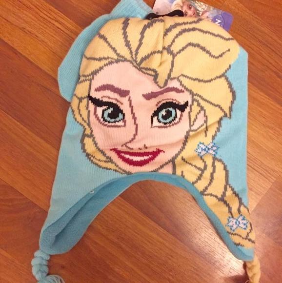 NWT Girls frozen Elsa hat. One size fits all.