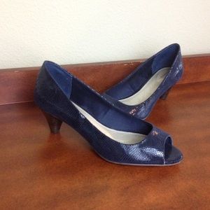 Blue Gianni Bernini dress shoes