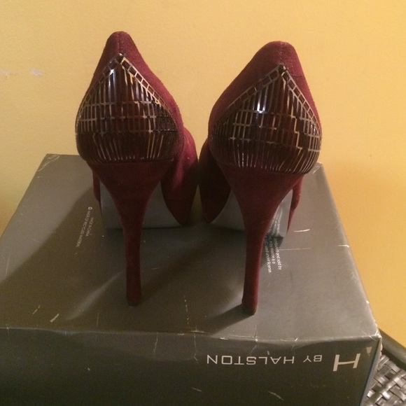 H by Halston Burgundy Stilettos - Picture 3 of 4