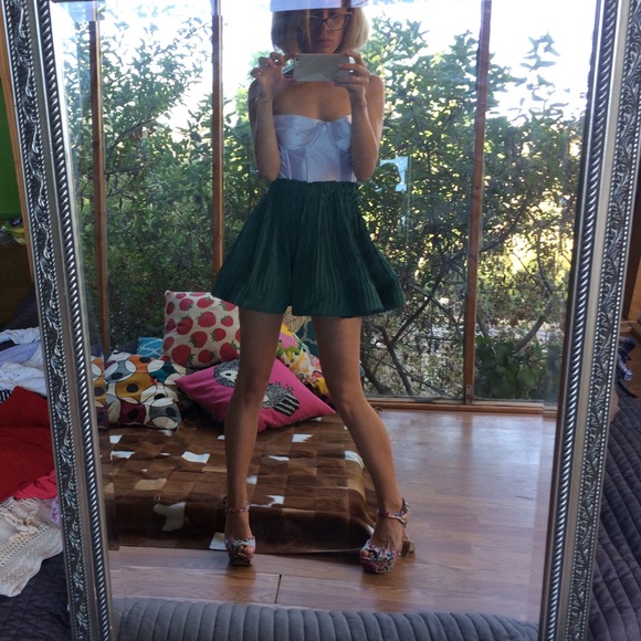 Extravagant mini skirt - Picture 4 of 4