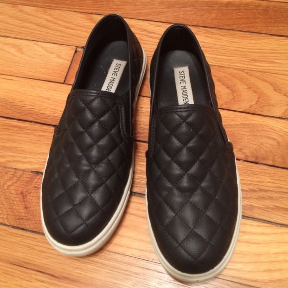 Steve Madden Black Ecentrcq Slip On - Size 7