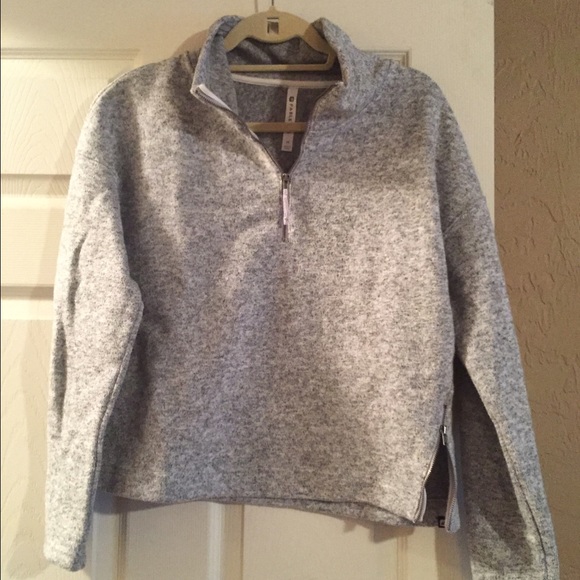 Fabletics half zip sweater sweatshirt jacket