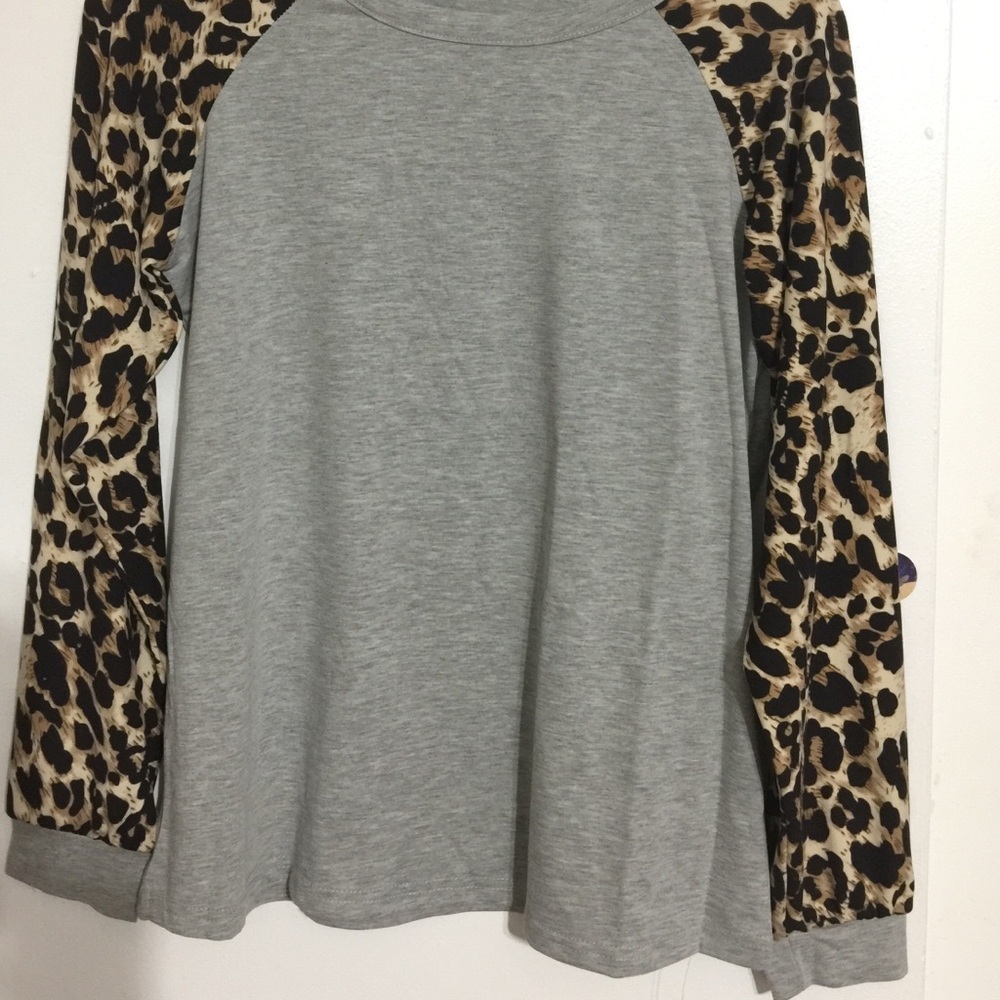 🎉HP🎉•S to 2XL•Cute Pullover leopard print top - Picture 7 of 7