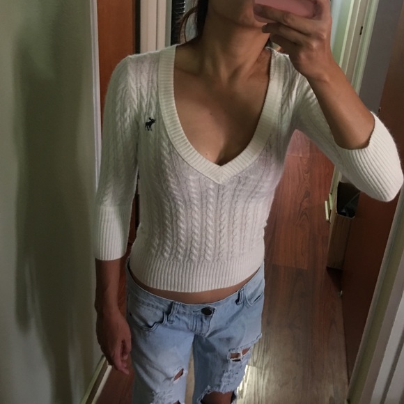 Abercrombie and Fitch 3/4 sleeve Sweater.