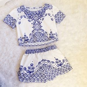 Matching crop top and shorts/two piece set