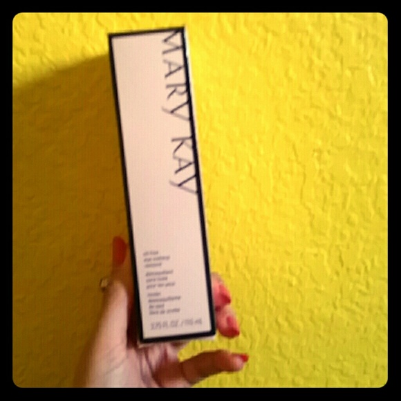 Oil free eye makeup remover (never been opened)