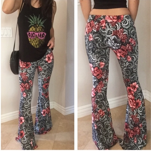 LAST ONE ! Boho Floral Bell Bottom - Picture 3 of 6