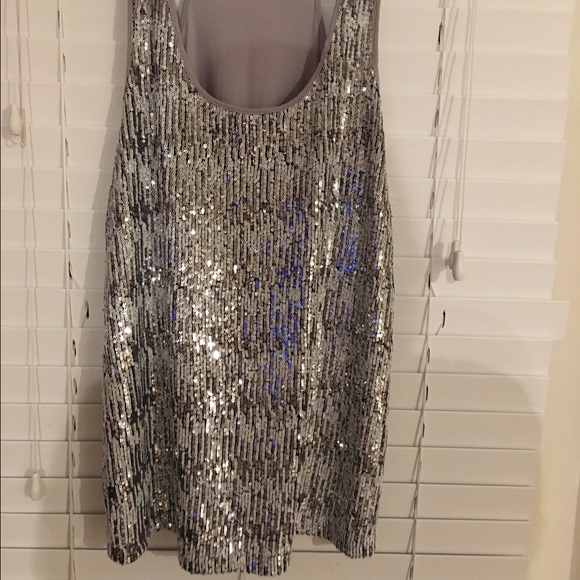 🌟silver shine sequin top👸🏻 - Picture 2 of 3