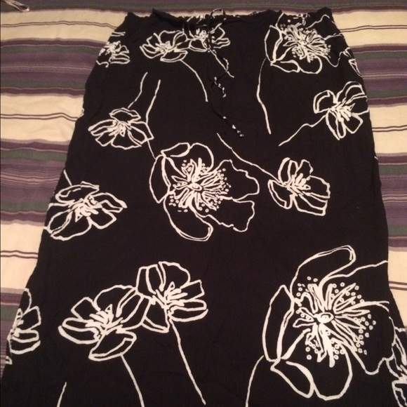 Floral black maxi skirt