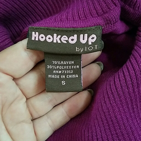 Bright raspberry purple sweater - Picture 4 of 4