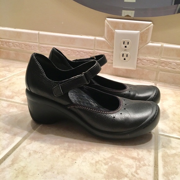 Clark (Privo) black wedge shoes size 7