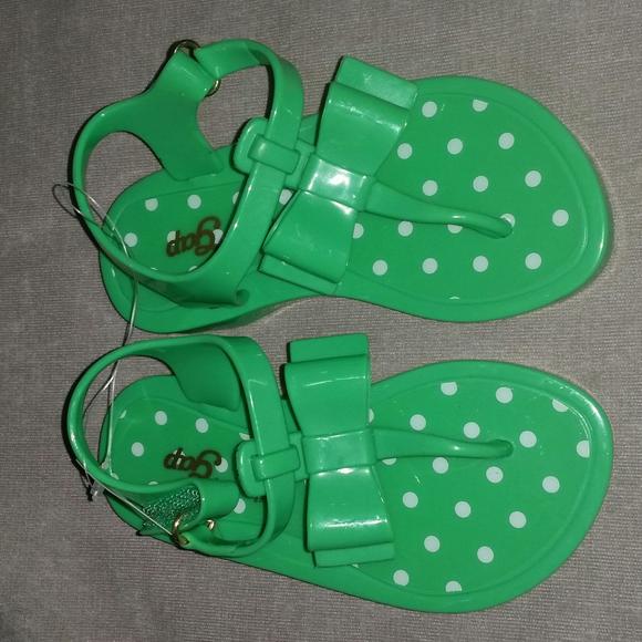 Gap sandals