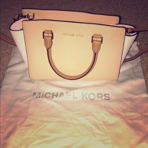 Michael Kors Medium Selma Tote