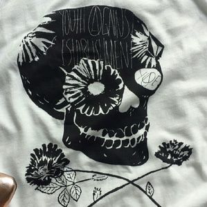 Volcom Tops - Volcom skull tank top Volcom Tops - Volcom skull tank top
