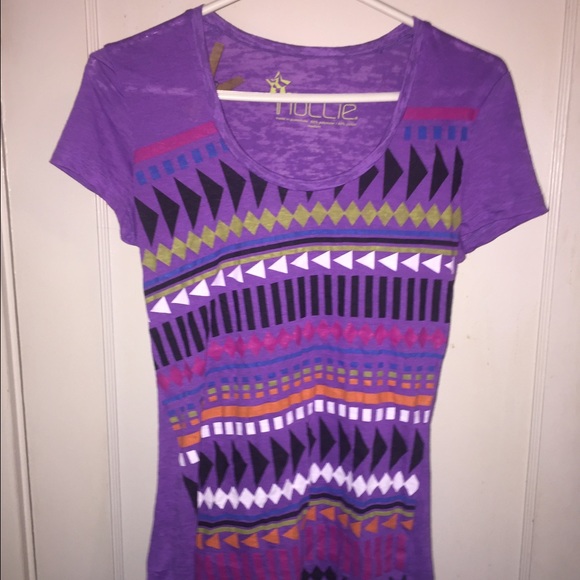 Fitted tribal print tee